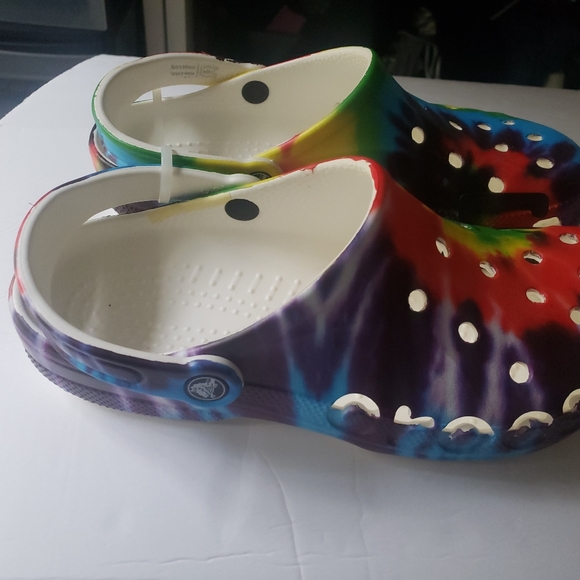 Crocs - Picture 3 of 12